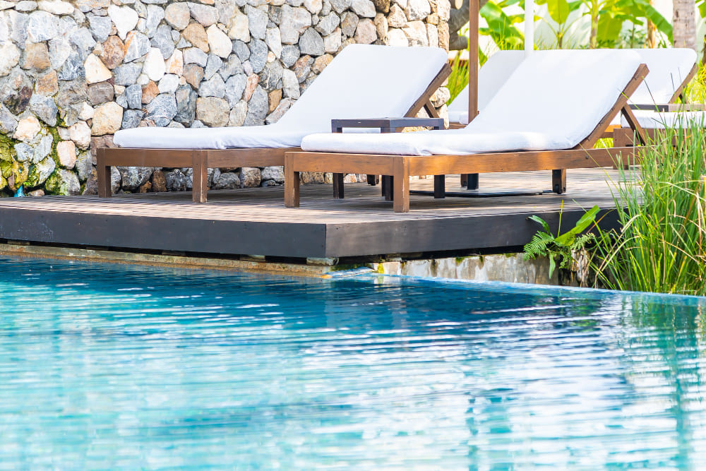 Cada vez más españoles se decantan por las piscinas desbordantes